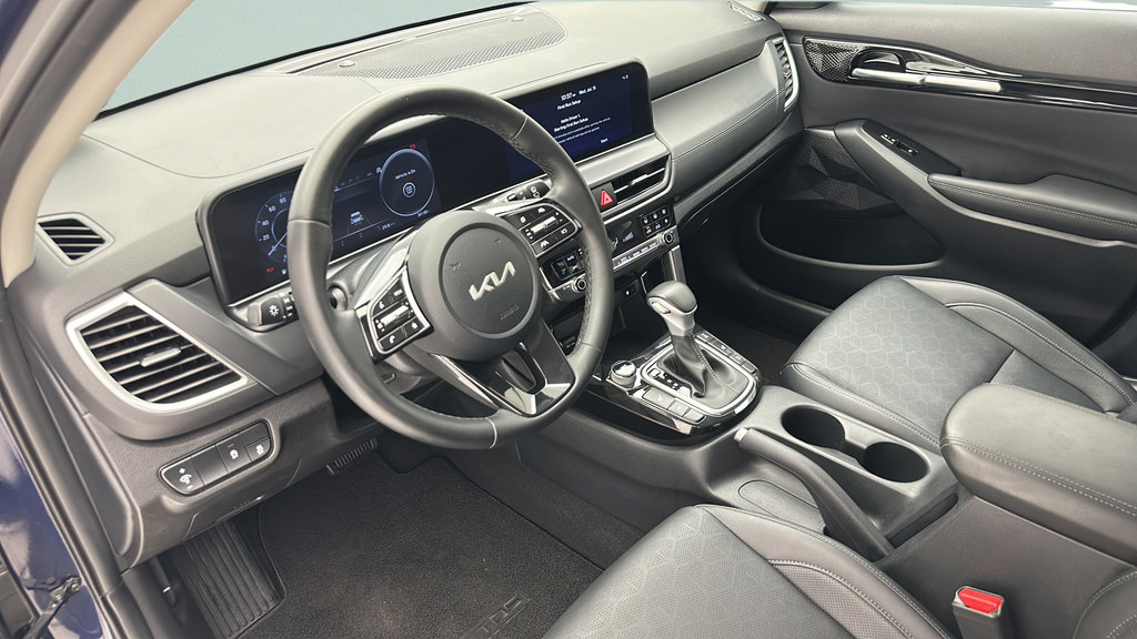 Used 2024 Kia Seltos EX AWD/4WD image 13