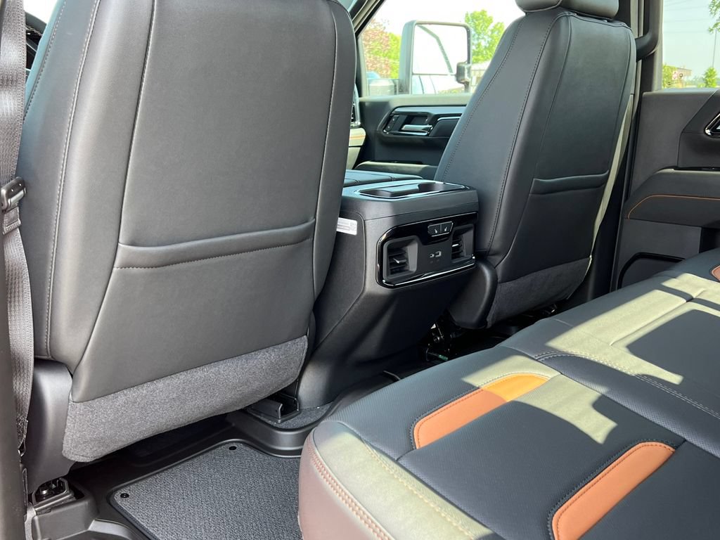 New 2026 GMC Sierra 2500 AT4 w/ AT4 Premium Plus Package AWD/4WD image 43