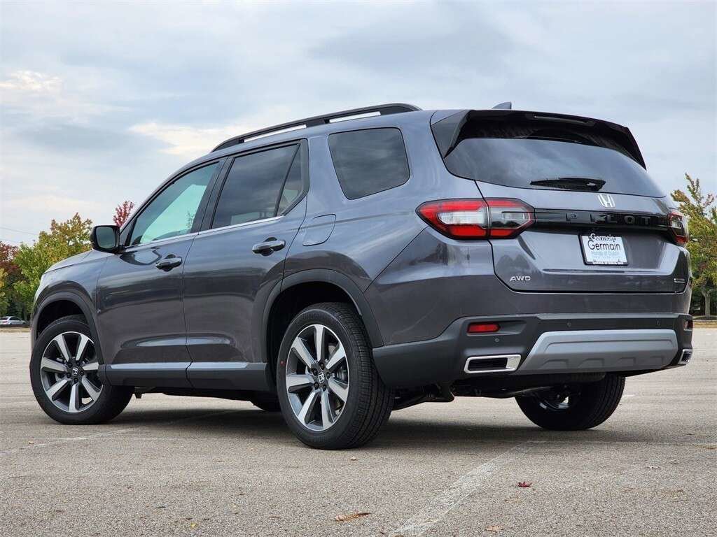 Certified 2024 Honda Pilot Touring image 14
