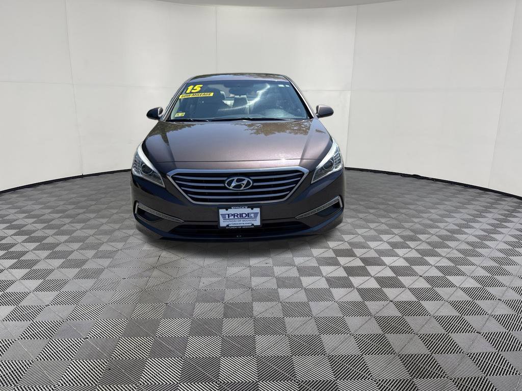 Used 2015 Hyundai Sonata SE w/ Option Group 09 FWD image 2