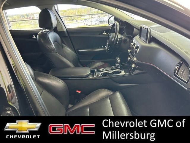 Used 2018 Kia Stinger AWD/4WD image 22