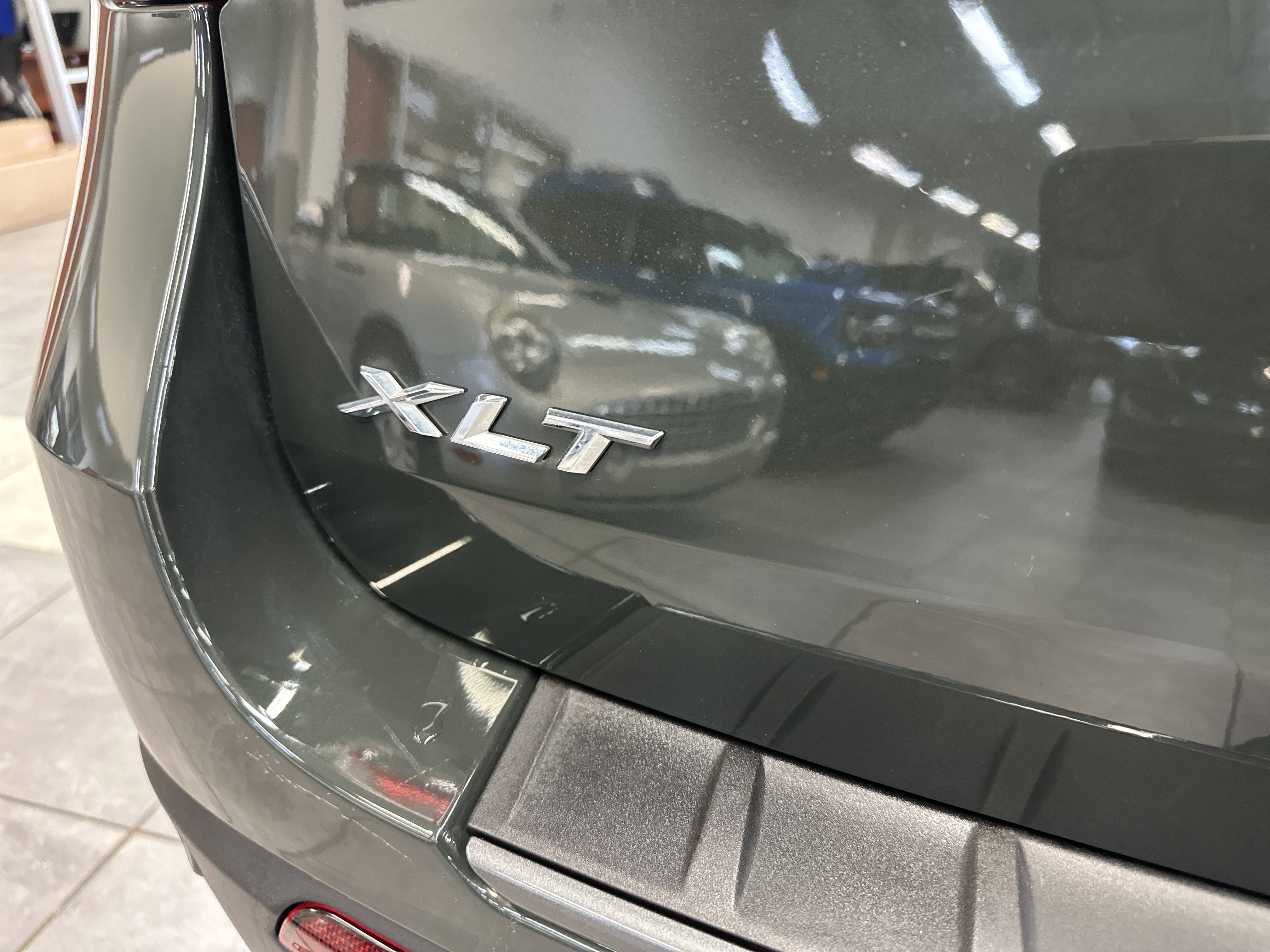 Used 2023 Ford Explorer XLT w/ Equipment Group 202A image 12