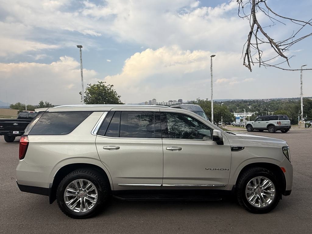 Used 2022 GMC Yukon SLT w/ SLT Luxury Package image 8