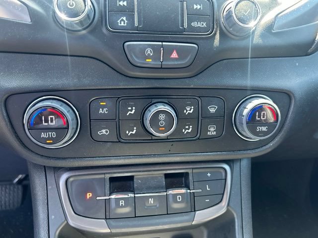 Used 2024 GMC Terrain AT4 w/ Tech Package AWD/4WD image 10