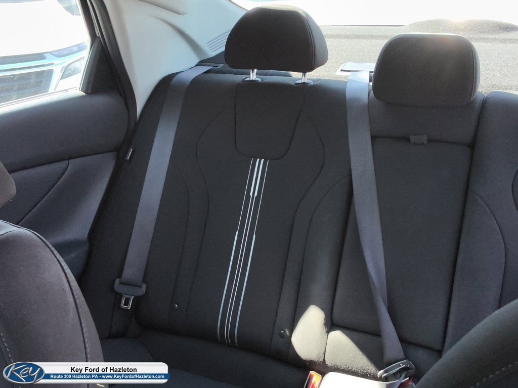 Used 2025 Hyundai Elantra SEL FWD image 12