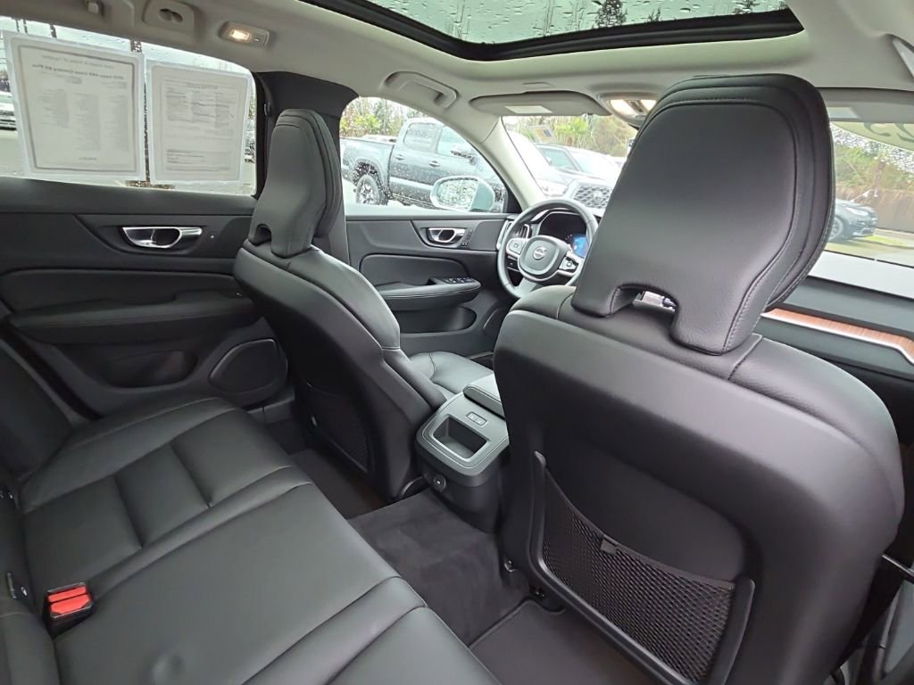 Certified 2025 Volvo V60 B5 Cross Country Plus image 8