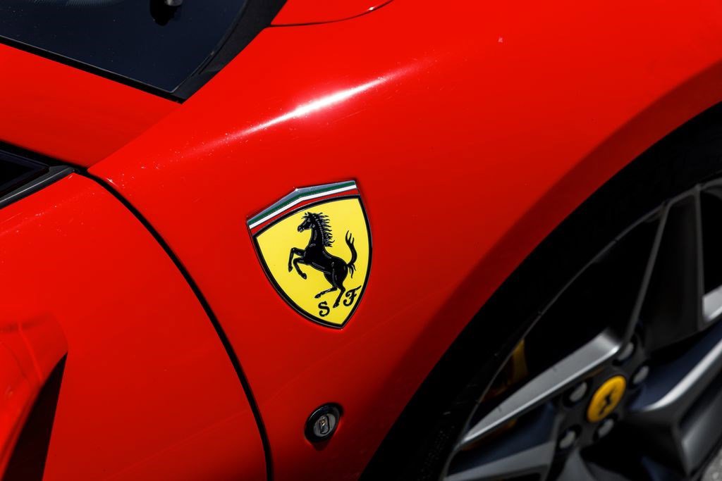 Used 2021 Ferrari F8 Spider RWD image 35