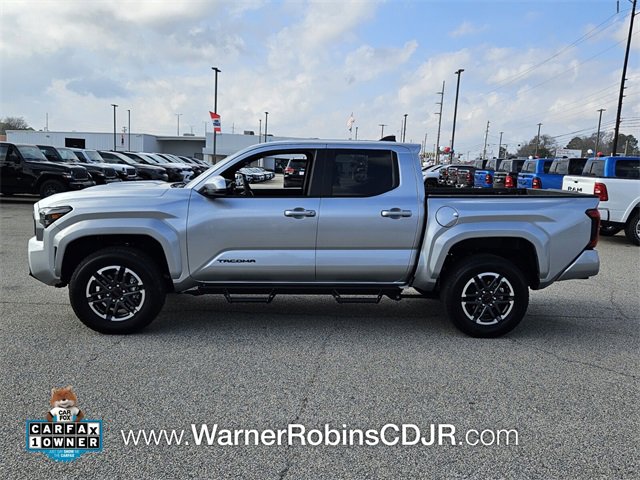 Used 2025 Toyota Tacoma TRD Sport image 4