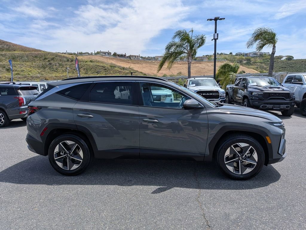 Used 2025 Hyundai Tucson SEL FWD image 4