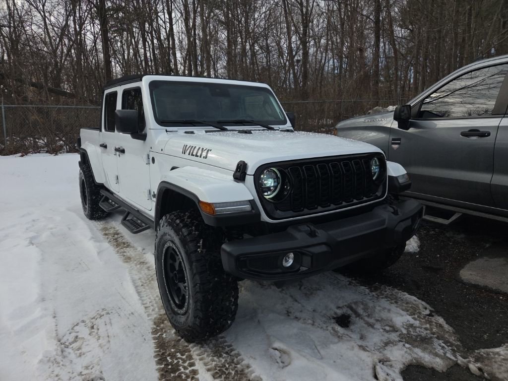 Used 2024 Jeep Gladiator Sport image 2