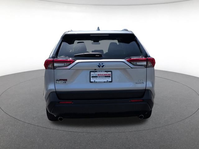 Used 2023 Toyota RAV4 LE AWD/4WD image 5