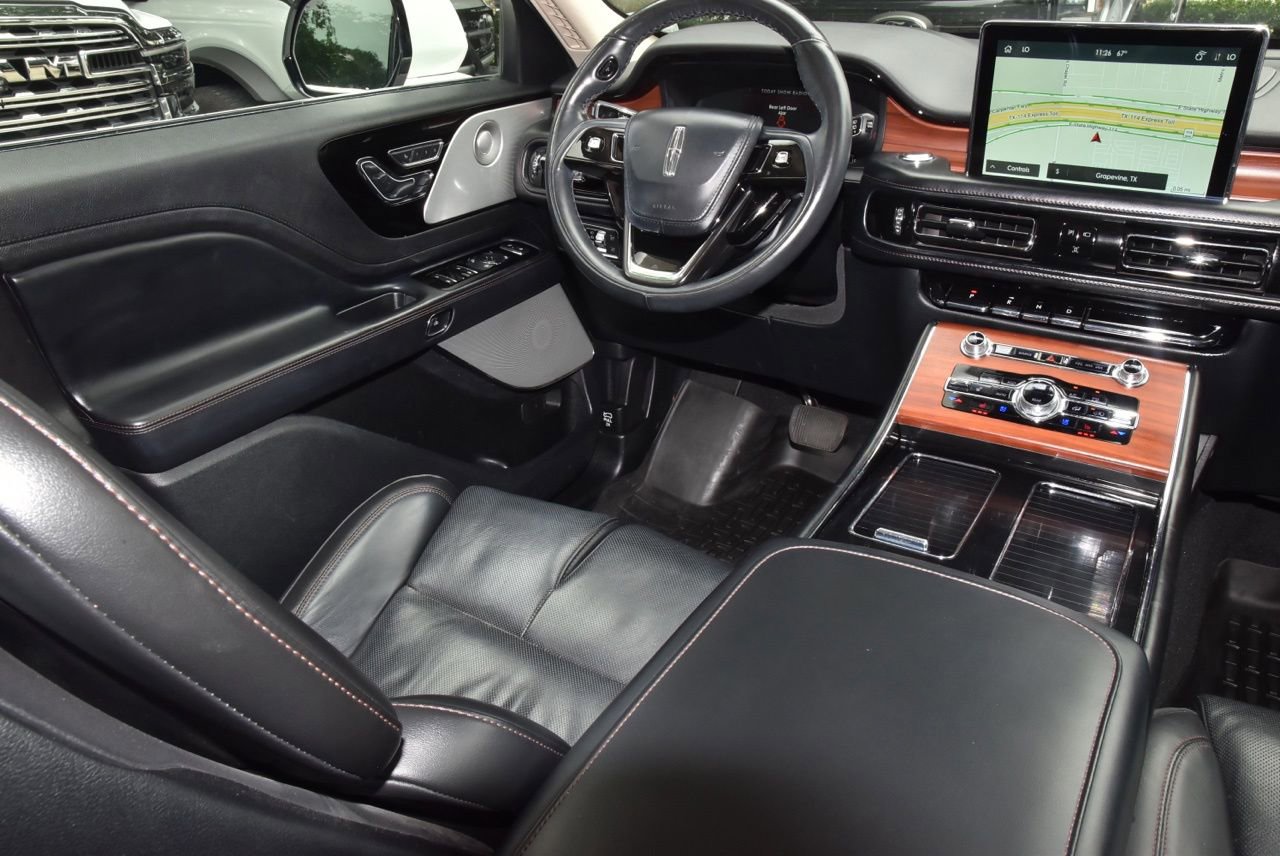 Used 2022 Lincoln Aviator Reserve w/ Equipment Group 201A AWD/4WD image 16