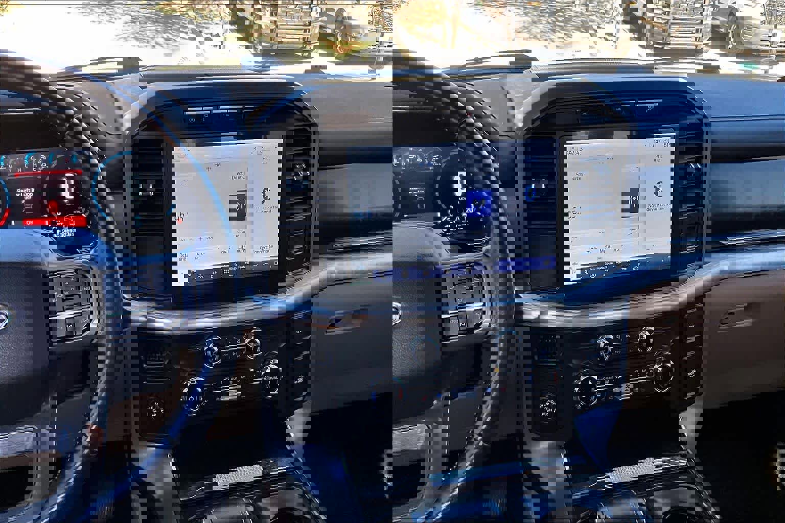 Used 2022 Ford F150 Lariat w/ Equipment Group 502A High image 7