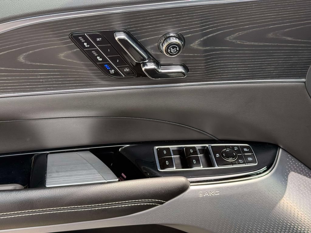 Used 2024 Cadillac Lyriq Luxury AWD/4WD image 21
