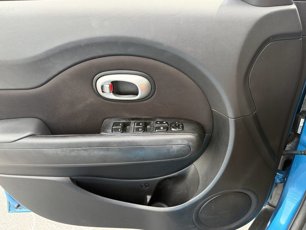 Used 2016 Kia Soul + w/ Designer's Package FWD image 32