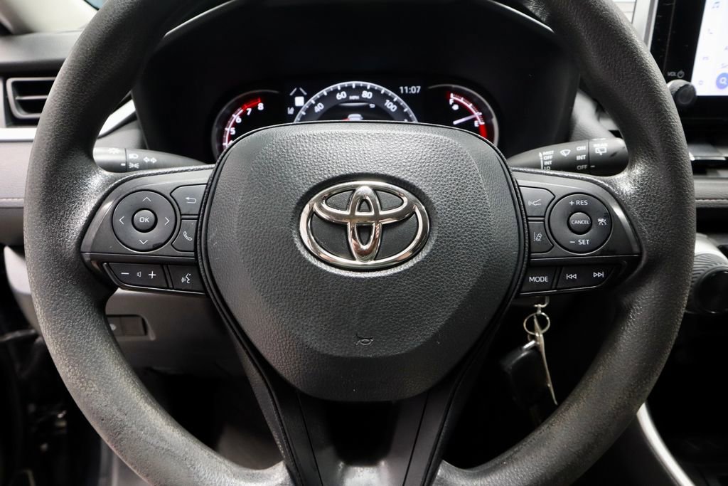 Used 2023 Toyota RAV4 LE AWD/4WD image 30