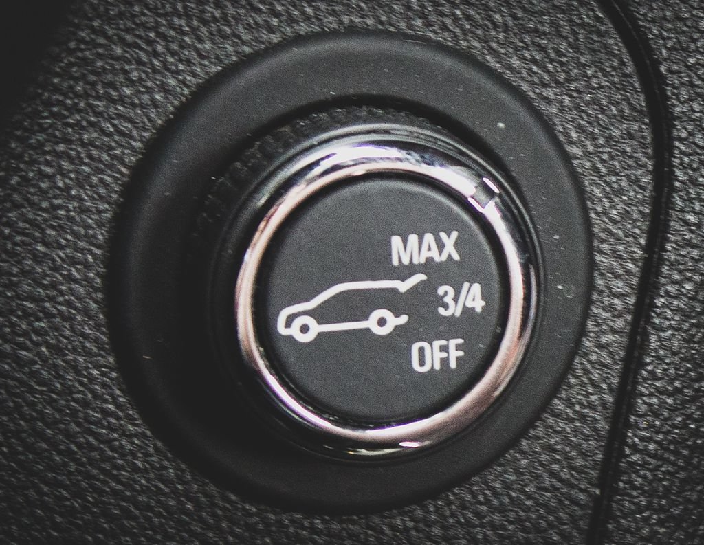 Used 2018 GMC Acadia SLT FWD image 9
