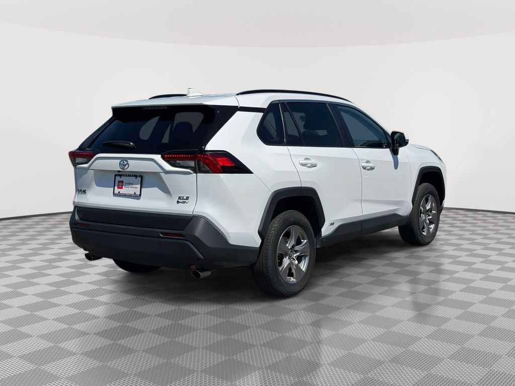 Used 2025 Toyota RAV4 XLE AWD/4WD image 7