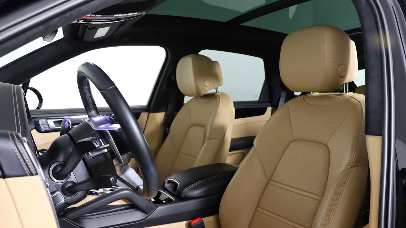 Used 2023 Porsche Cayenne GTS image 14