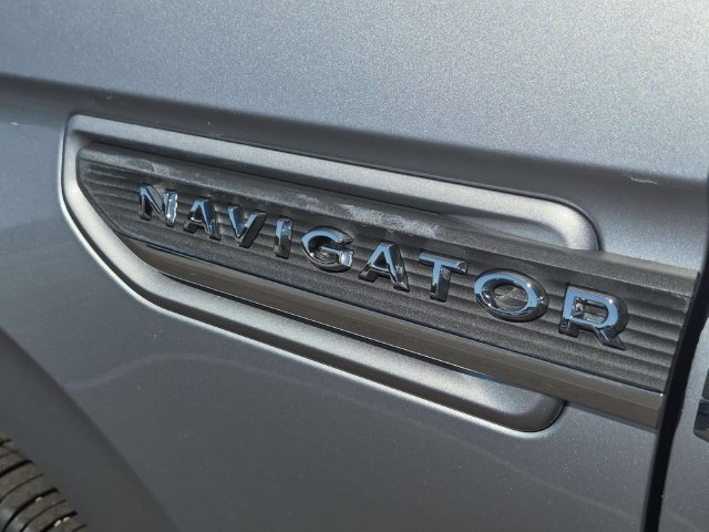 Used 2023 Lincoln Navigator Reserve AWD/4WD image 10