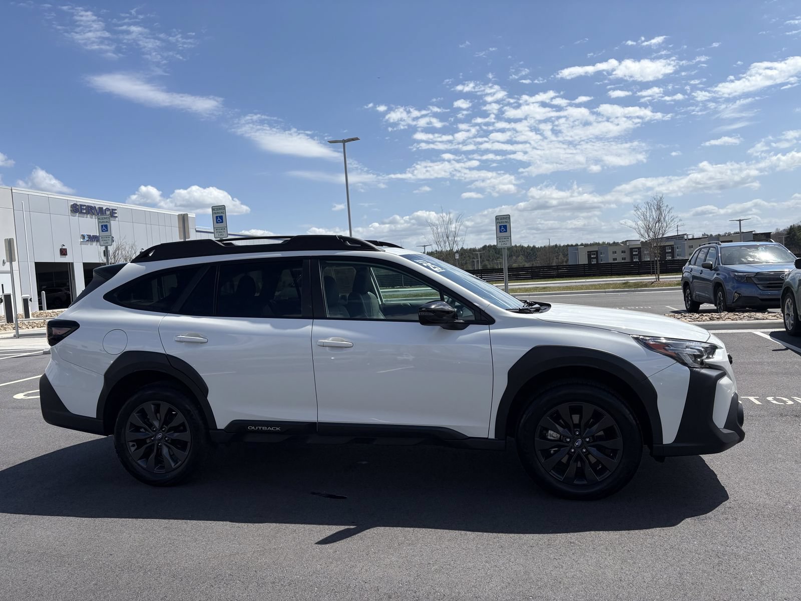 Used 2025 Subaru Outback Onyx Edition AWD/4WD image 7