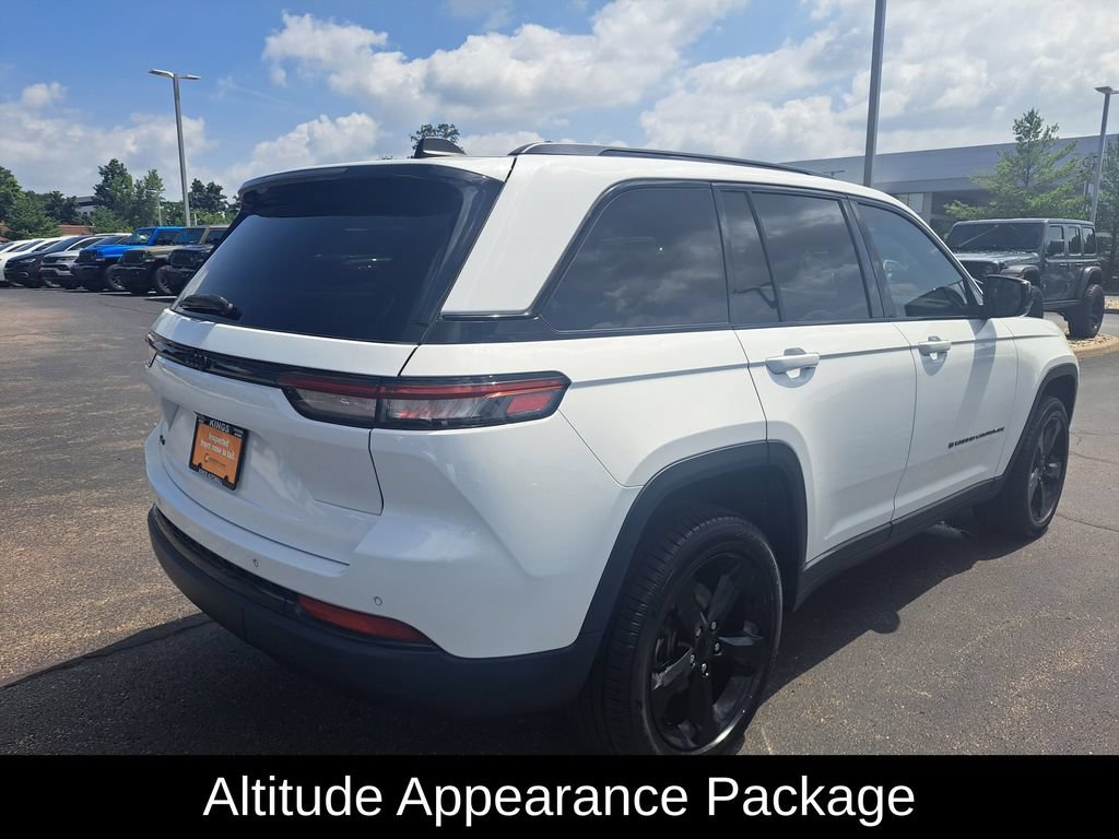 Certified 2023 Jeep Grand Cherokee Altitude AWD/4WD image 4