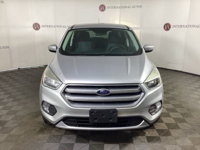 Used 2017 Ford Escape SE image 2