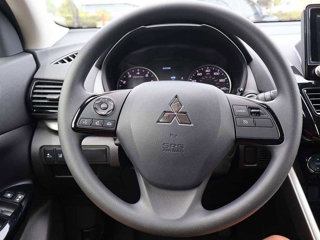New 2026 Mitsubishi Eclipse Cross LE AWD/4WD image 34