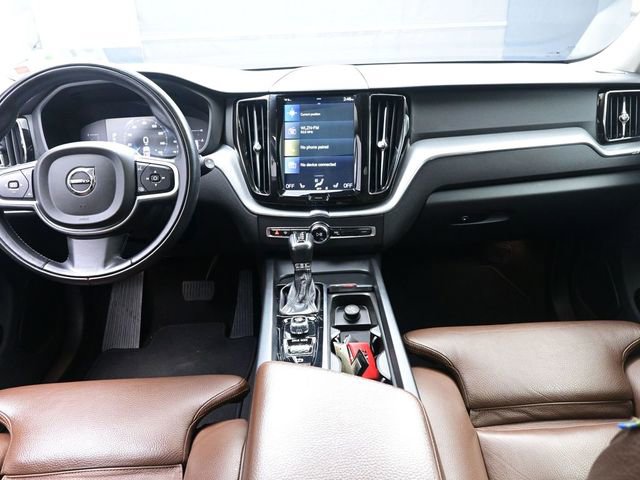 Used 2019 Volvo XC60 T5 Momentum w/ Premium Package image 9