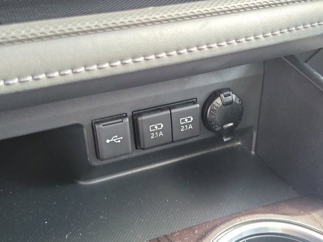 Certified 2021 Toyota Highlander Platinum AWD/4WD image 32