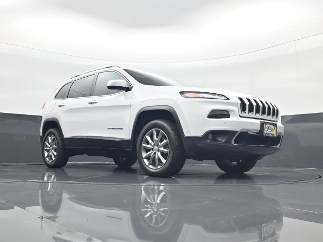 Used 2017 Jeep Cherokee Limited w/ Luxury Group AWD/4WD image 23