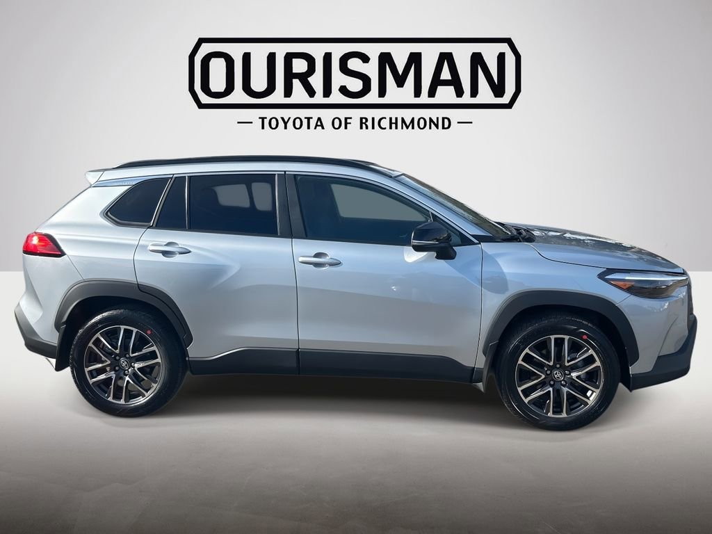 Used 2026 Toyota Corolla Cross XLE w/ Convenience Package image 3