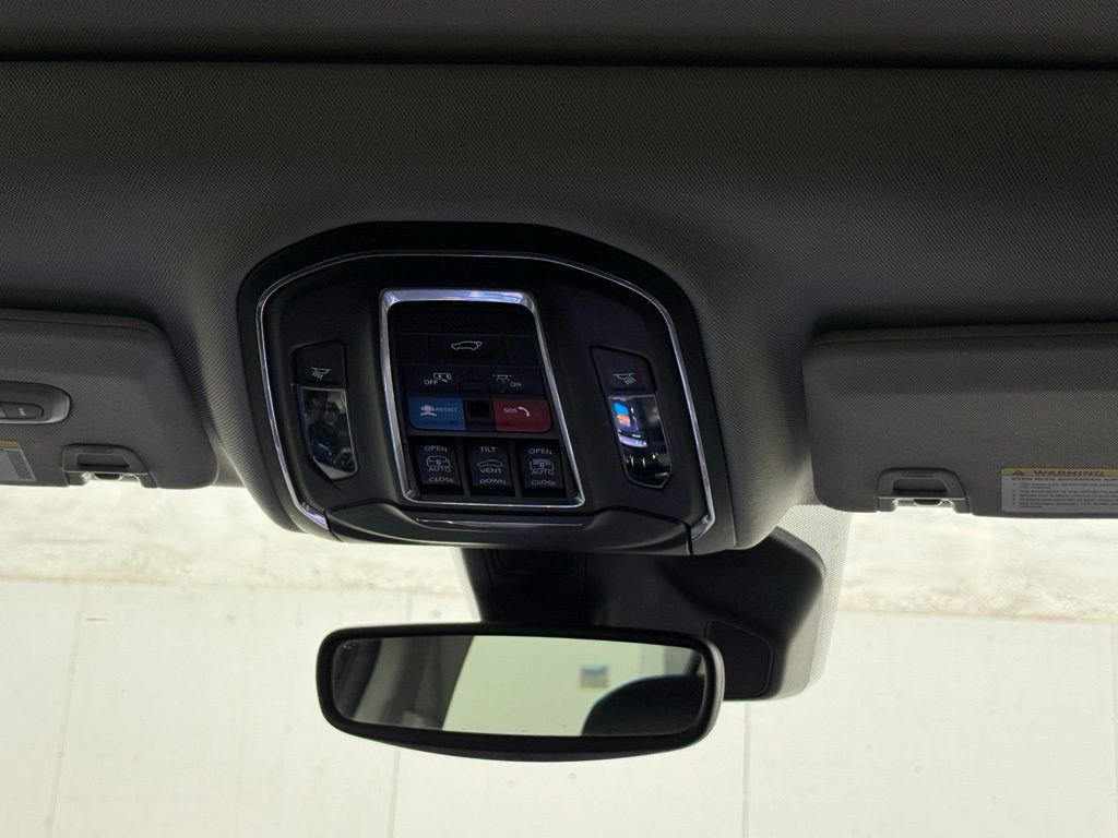 Used 2022 Jeep Grand Cherokee L Limited image 35