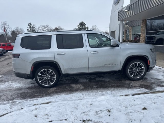 Used 2022 Jeep Wagoneer Series III w/ Premium Group I image 4