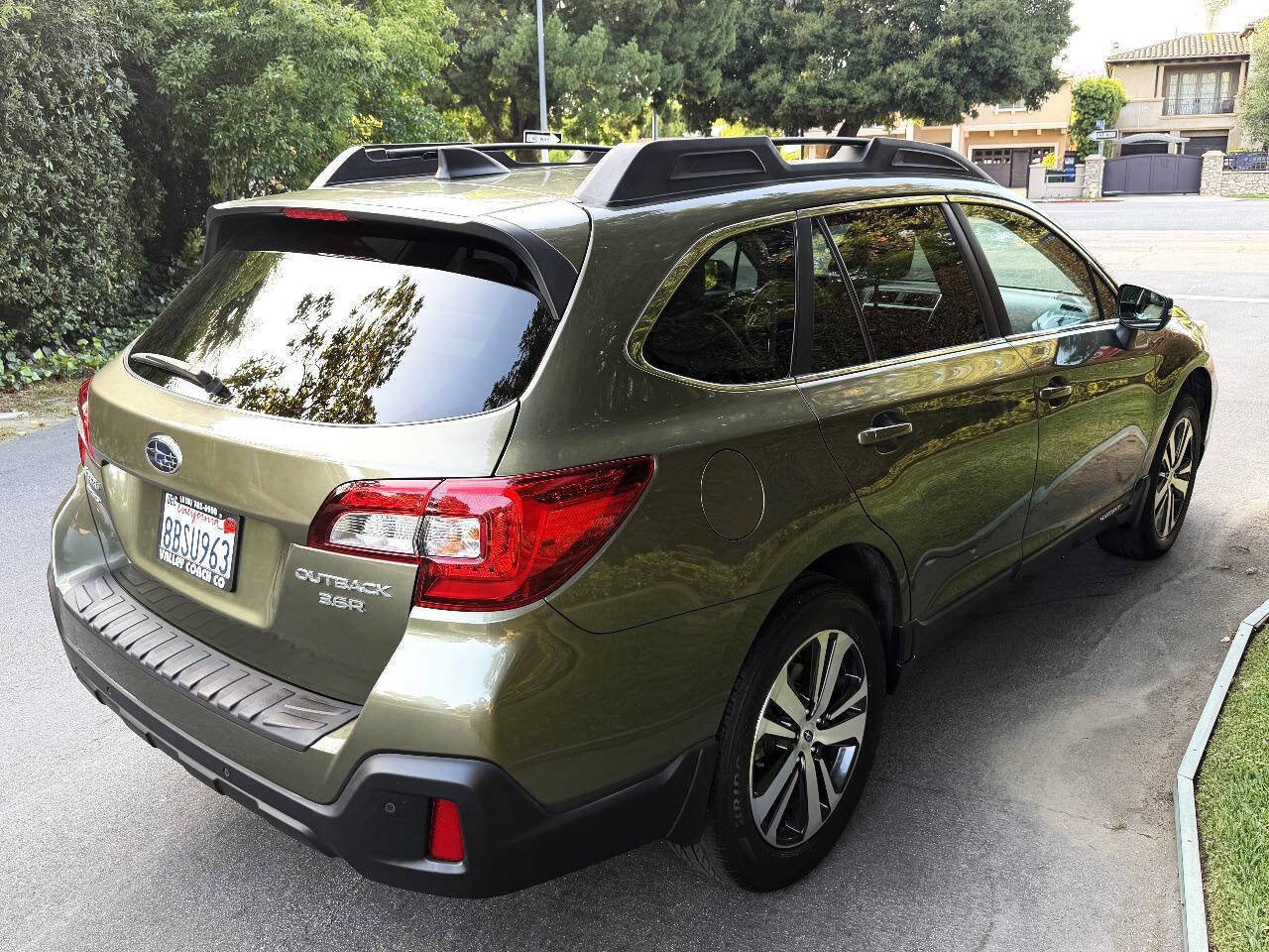 Used 2018 Subaru Outback 3.6R Limited AWD/4WD image 7