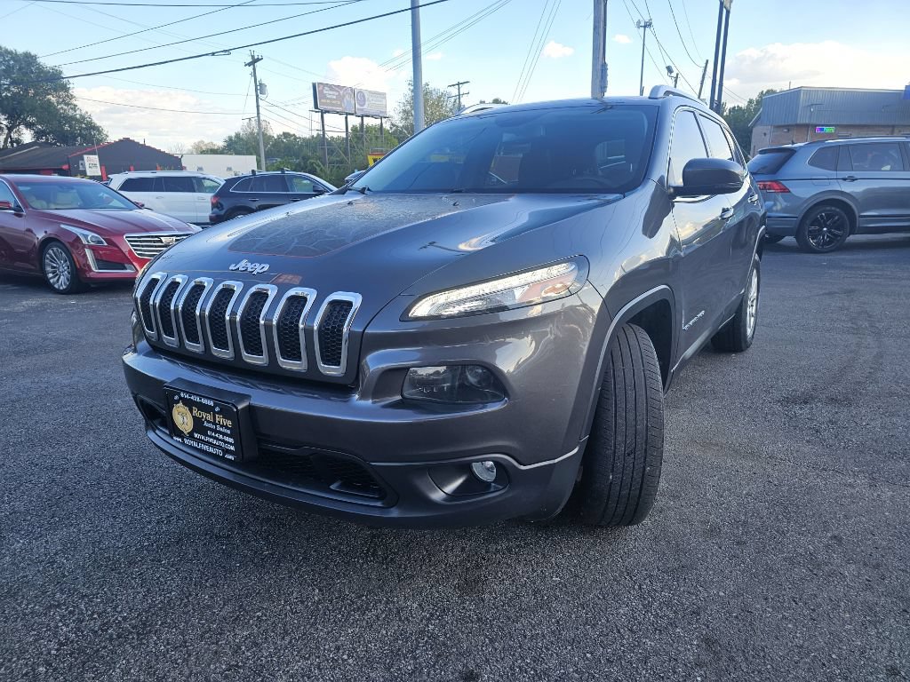 Used 2016 Jeep Cherokee Latitude w/ Safety/Convenience Group AWD/4WD image 6
