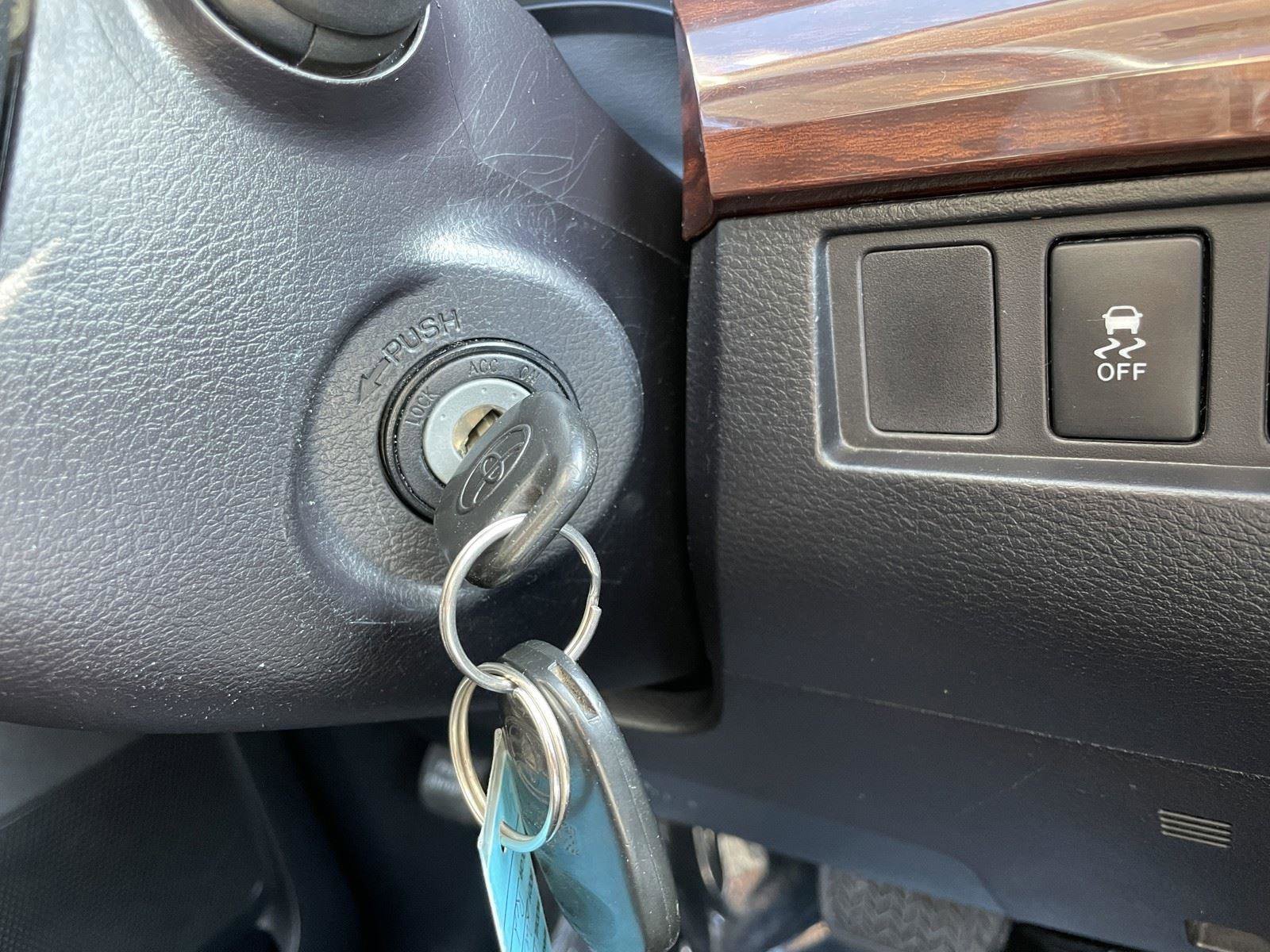 Used 2015 Toyota Tundra Limited image 25