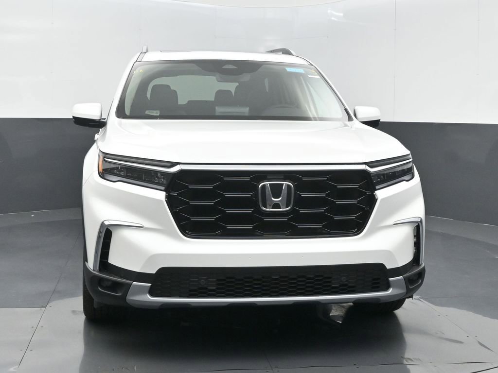 New 2025 Honda Pilot Touring image 4