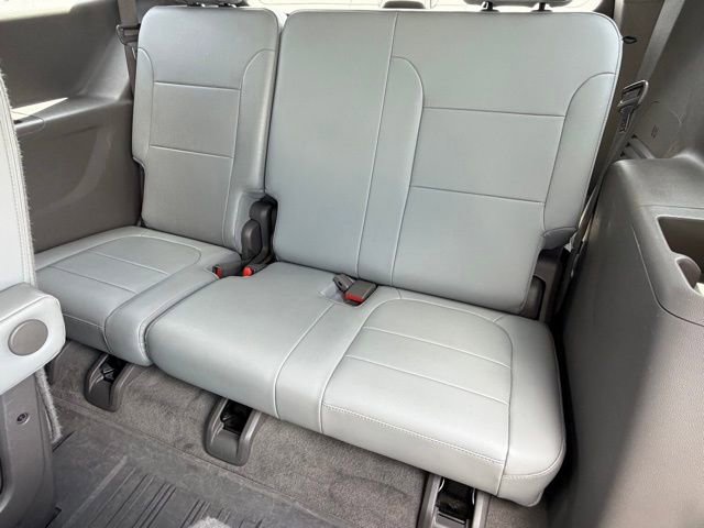 Used 2020 Chevrolet Traverse LT w/ LPO, Blackout Package image 15