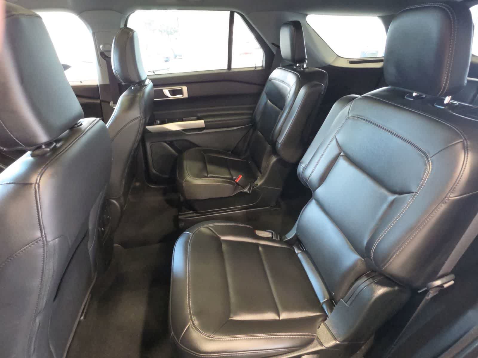 Used 2023 Ford Explorer XLT w/ Equipment Group 202A AWD/4WD image 33