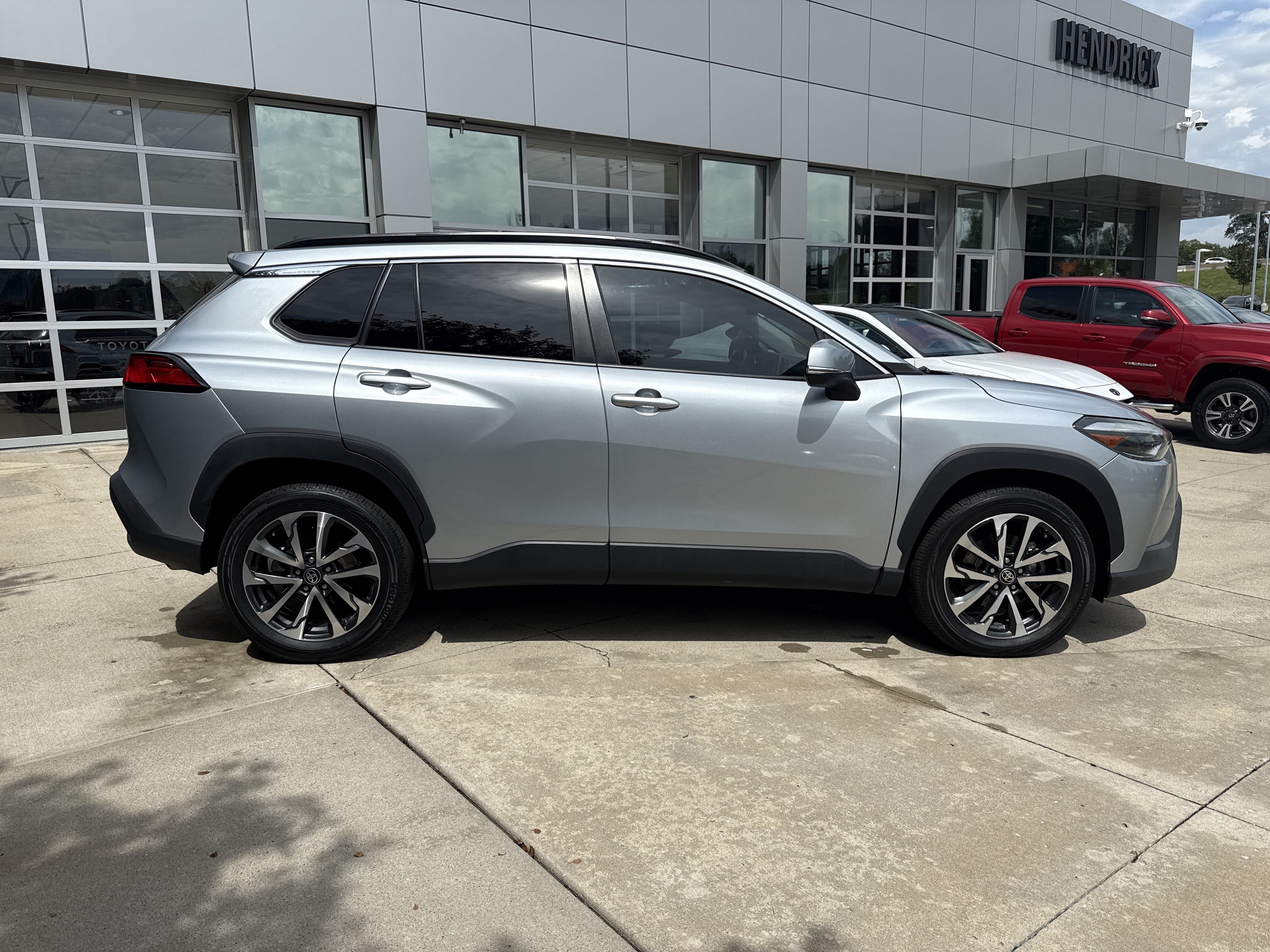 Used 2024 Toyota Corolla Cross XLE AWD/4WD image 10