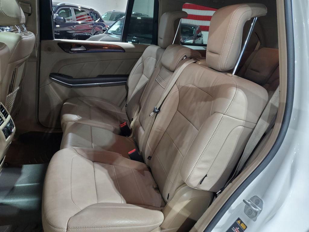 Used 2014 Mercedes-Benz GL 450 4MATIC image 25