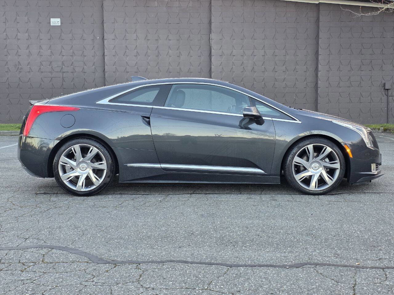 Used 2014 Cadillac ELR w/ Luxury Package image 4