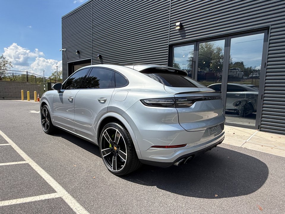 Certified 2020 Porsche Cayenne Turbo S AWD/4WD image 3