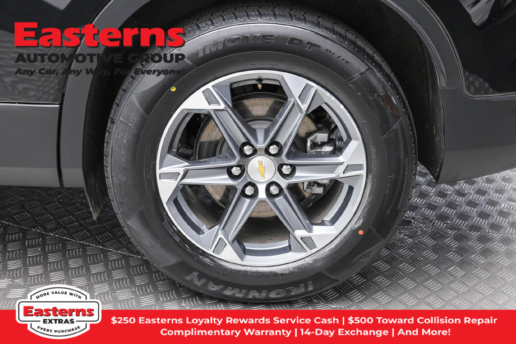 Used 2025 Chevrolet Blazer LT FWD image 9