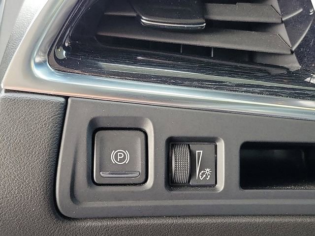 Certified 2025 Cadillac XT5 Premium Luxury image 17