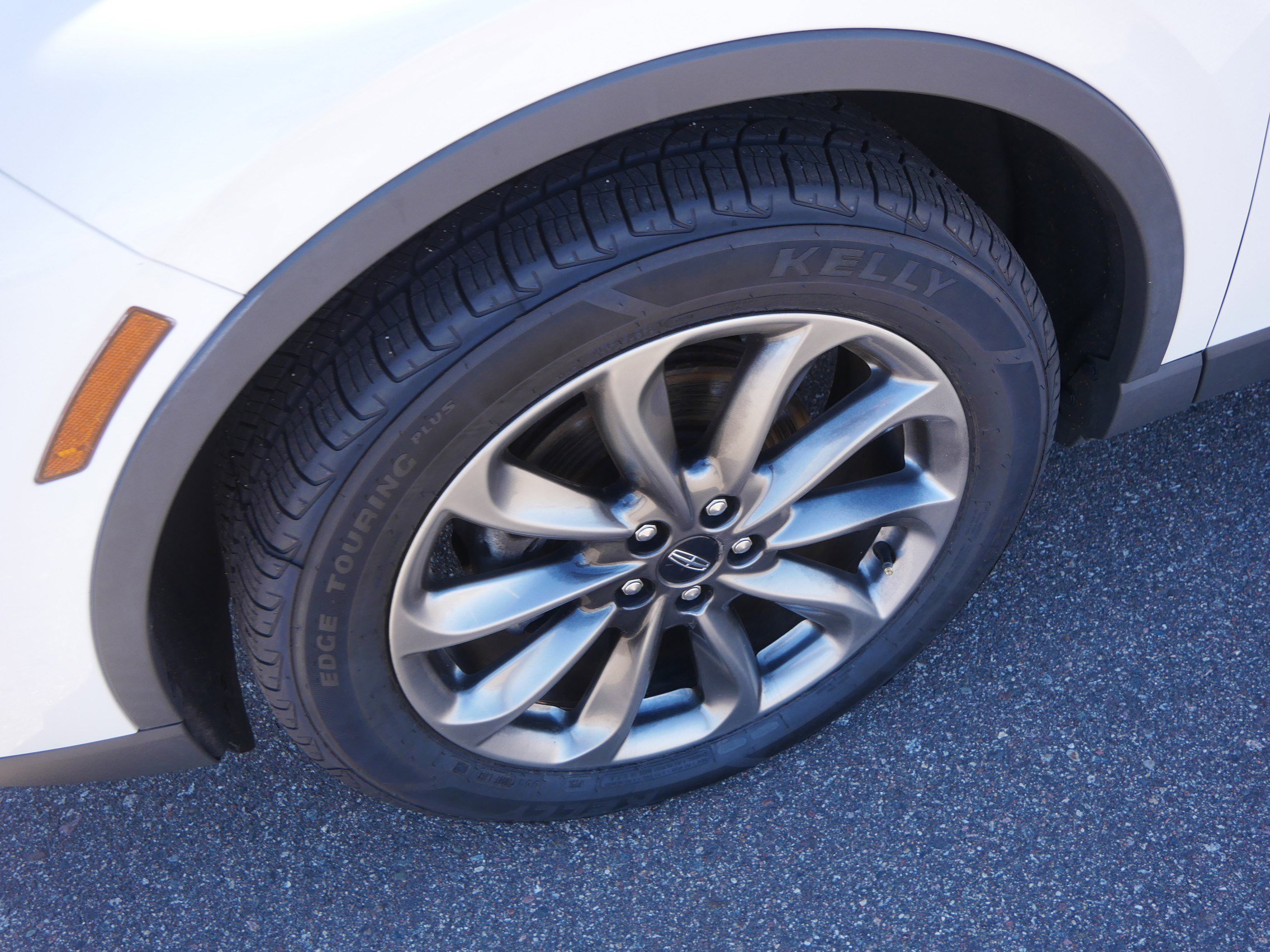 Used 2021 Lincoln Corsair AWD w/ Premium Package image 16