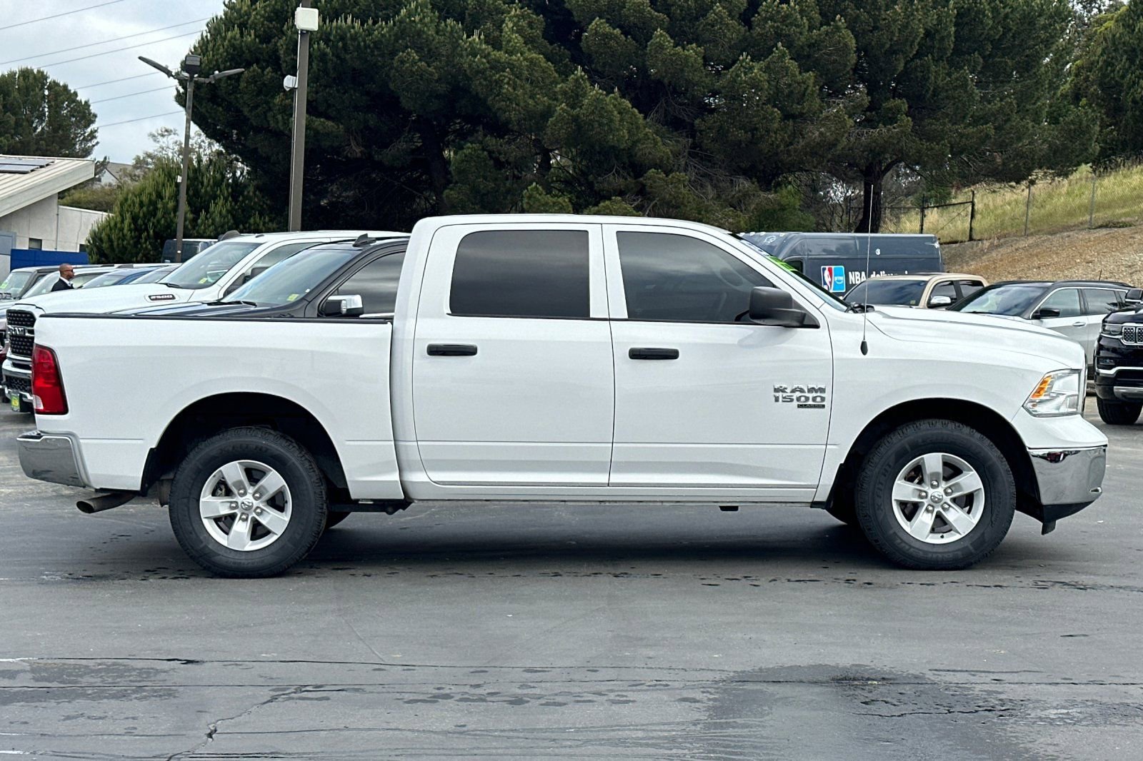 Used 2022 RAM 1500 Classic SLT RWD image 3