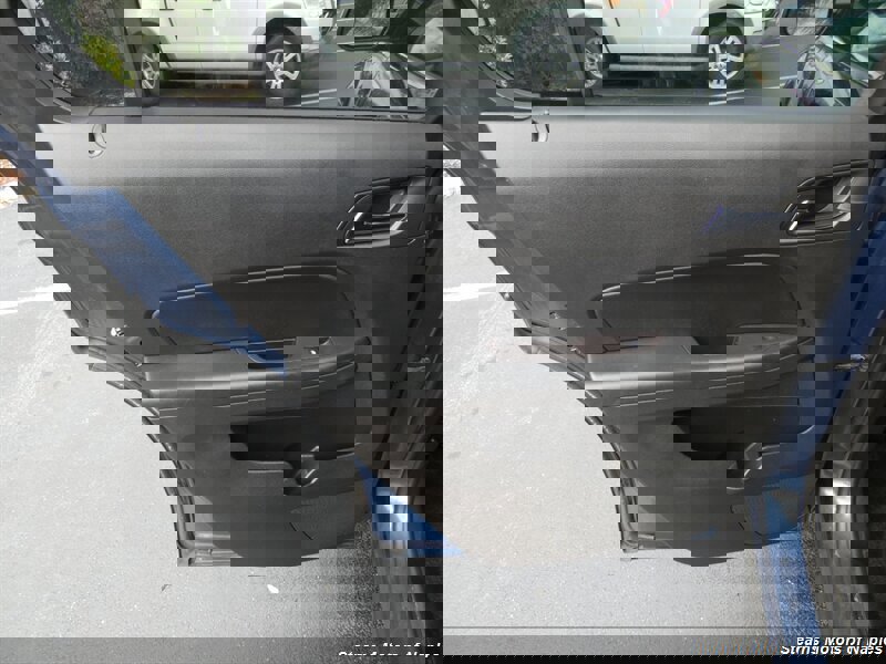 Used 2017 Chevrolet Equinox LT w/ Convenience Package image 44