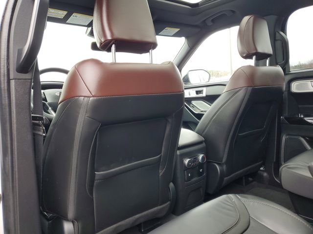 Used 2022 Ford Explorer Platinum w/ Equipment Group 601A image 35